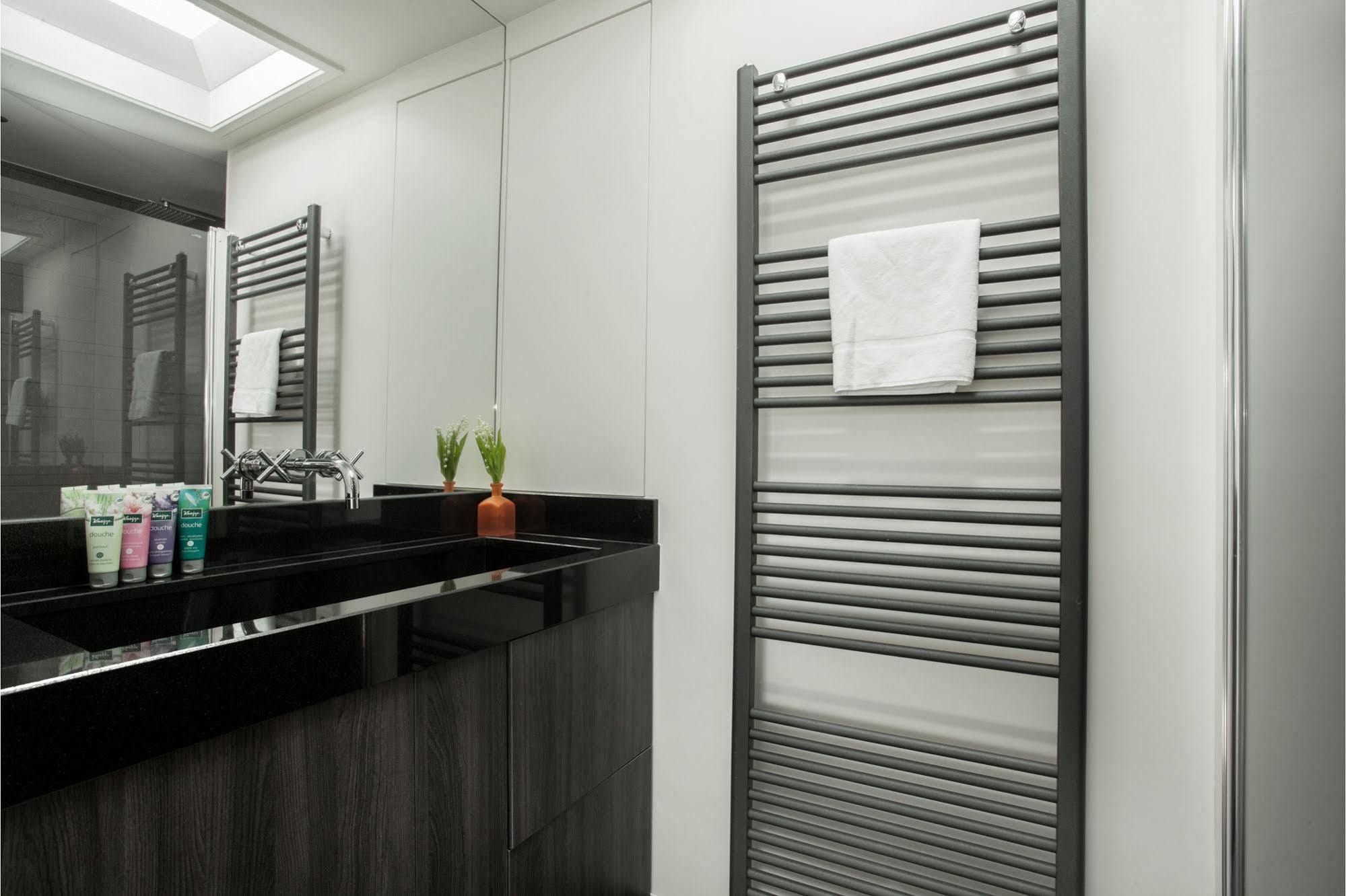 Stayci Serviced Apartments Denneweg กรุงเฮก ภายนอก รูปภาพ